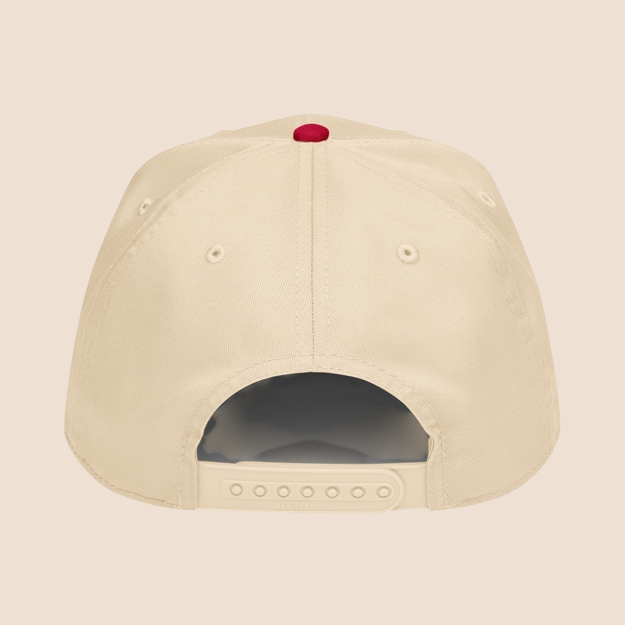 PUNJAB BOLDA beige 5 panel cap with a red button on top and adjustable snap closure. Made of polyester and cotton.