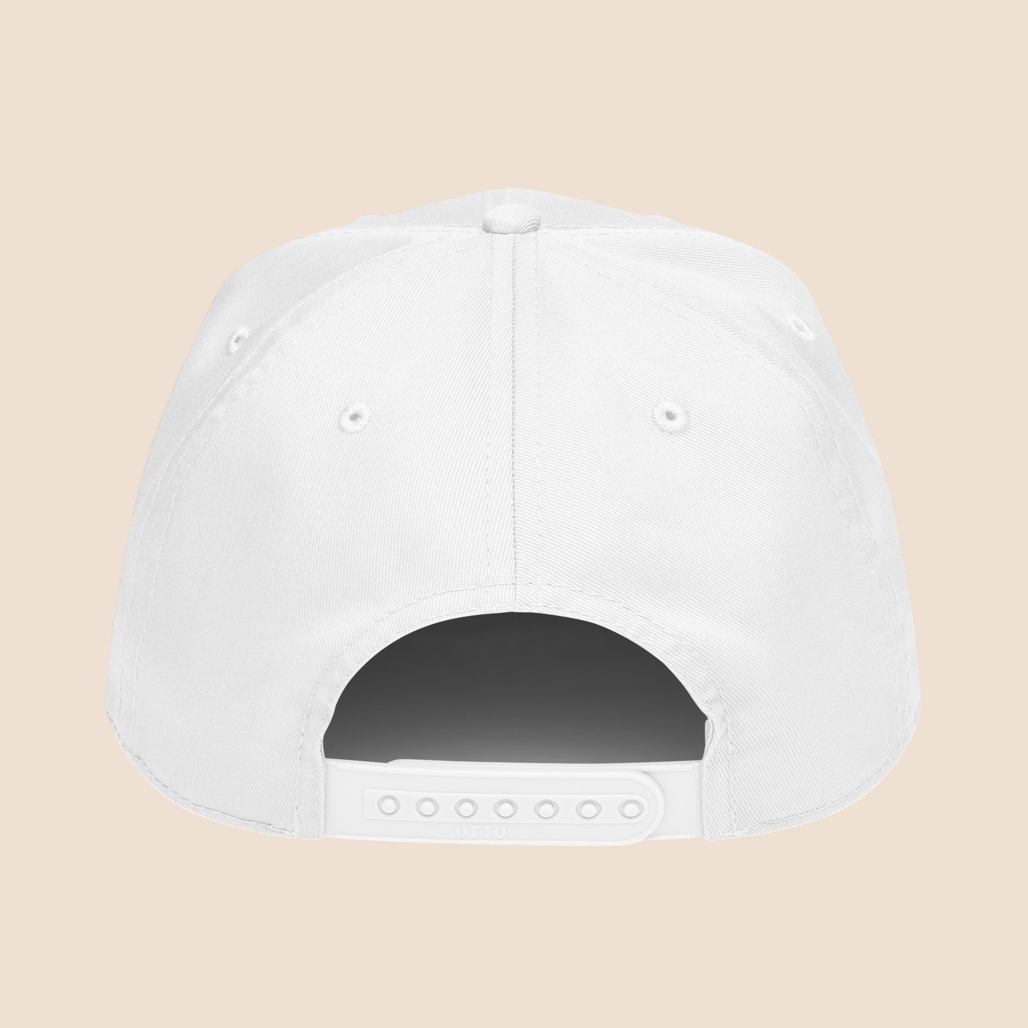 PUNJAB BOLDA white 5 panel cap with adjustable snap closure and mid-profile fit. Made of polyester and cotton.